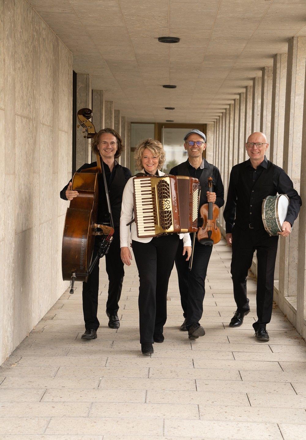 LA VIE BOHEME Ein musikalischer Liebesbrief an das Leben mit dem ORCHESTRA MONDO bei „Kultur in der Aula“ in Neunkirchen a.Sand